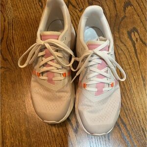 On Women's Cloudpulse Training Shoes worn a few times but too small for me